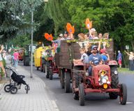 Traktoren-Umzug in Gielsdorf zum Sommerfest